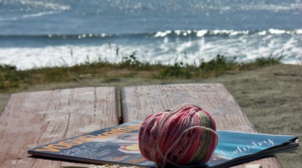 Tricoter à la plage